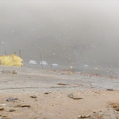 rohtang-pass-top-view-in-raining-empty-area