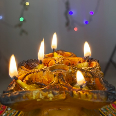 happy-diwali-celebration-with-diya-and-lights