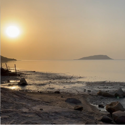 beautiful-sunset-view-at-the-edge-of-indian-ocean